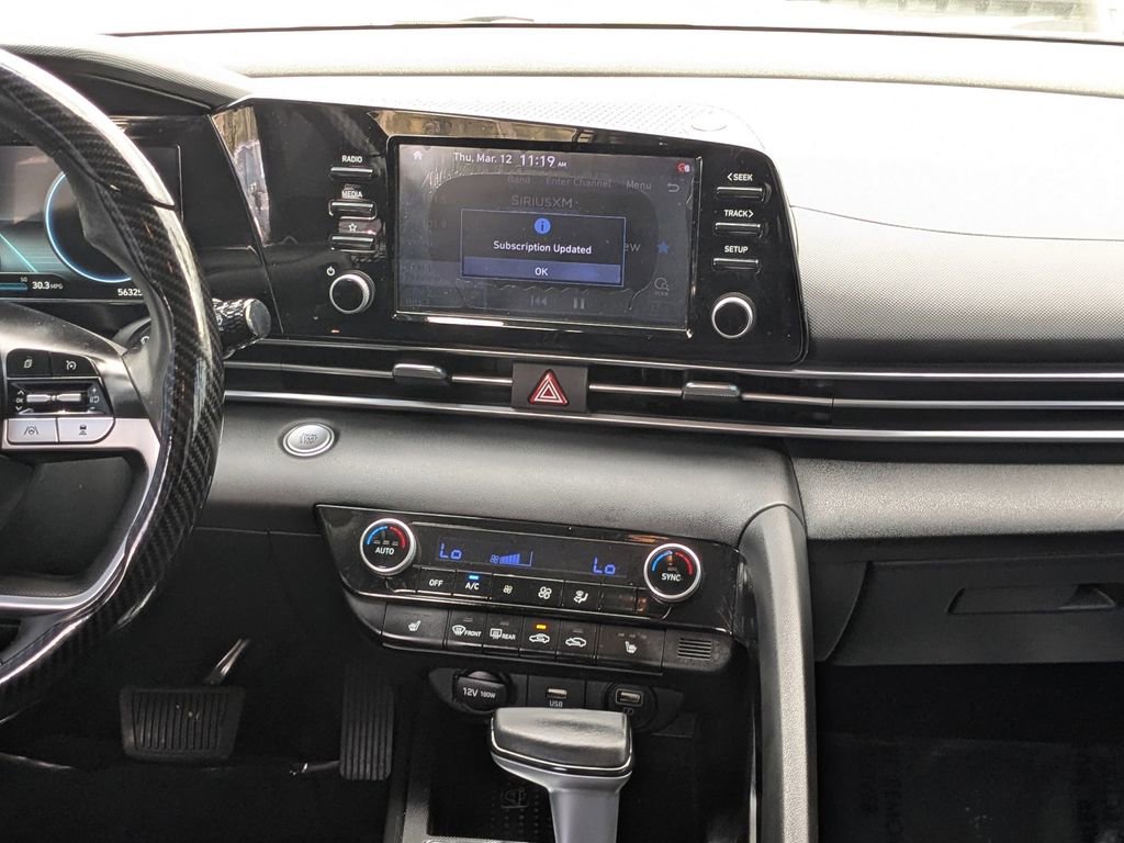 Used 2021 Hyundai Elantra SEL w/ Convenience Package image 16