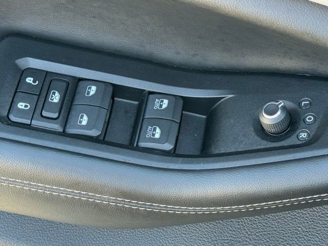 Certified 2024 Jeep Grand Cherokee Limited w/ Luxury Tech Group II image 9