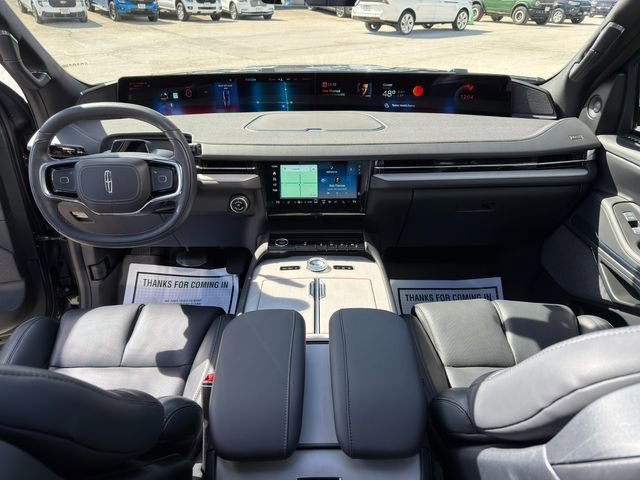 Used 2025 Lincoln Navigator Reserve w/ Jet Appearance Package image 24