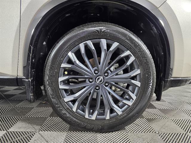 Used 2024 Nissan Rogue Platinum w/ Platinum Premium Package AWD/4WD image 12