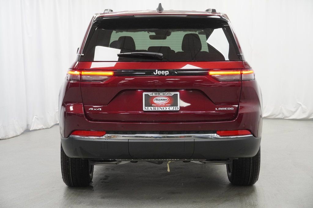 New 2026 Jeep Grand Cherokee Laredo image 10