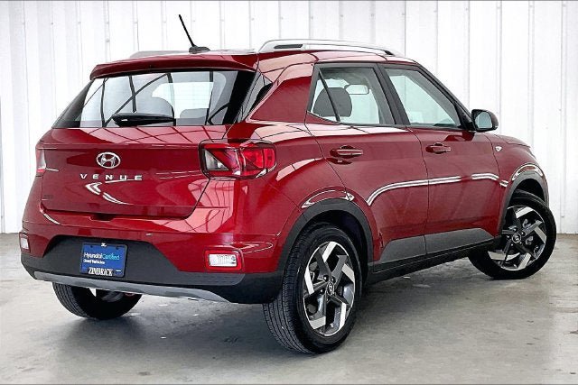 Used 2025 Hyundai Venue SEL FWD image 12