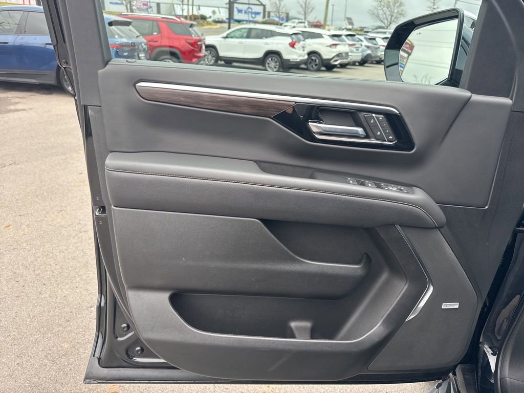 Used 2025 Chevrolet Tahoe Premier image 10