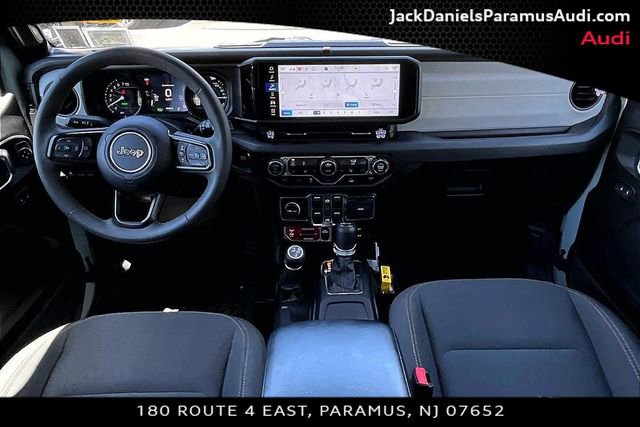 Used 2024 Jeep Wrangler Unlimited AWD/4WD image 13