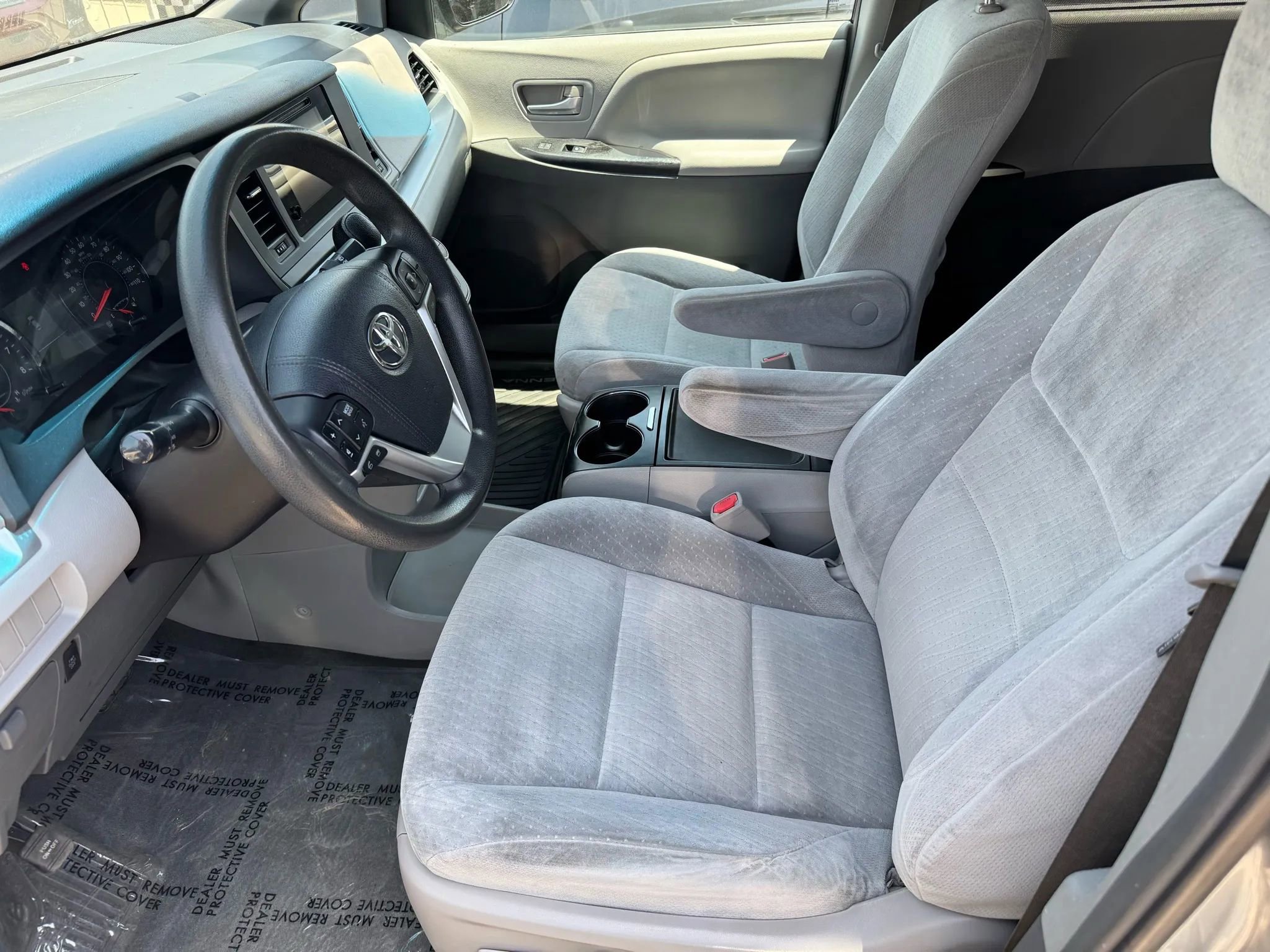 Used 2015 Toyota Sienna LE image 11