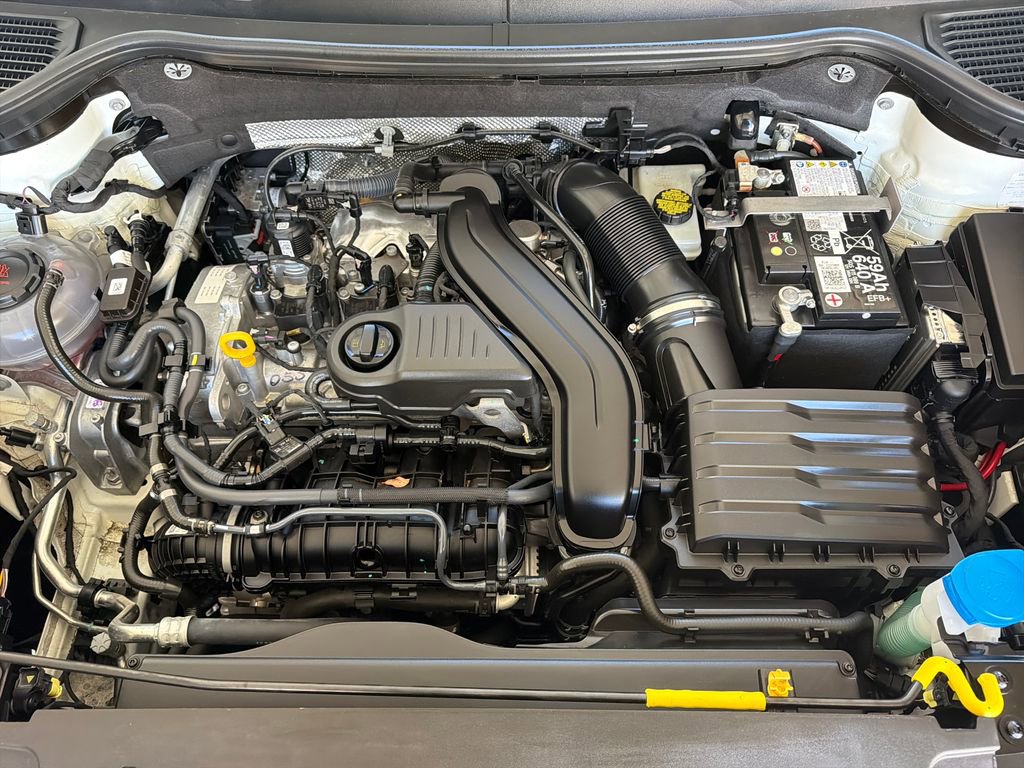 Used 2024 Volkswagen Taos SE w/ Black Wheel Package image 36