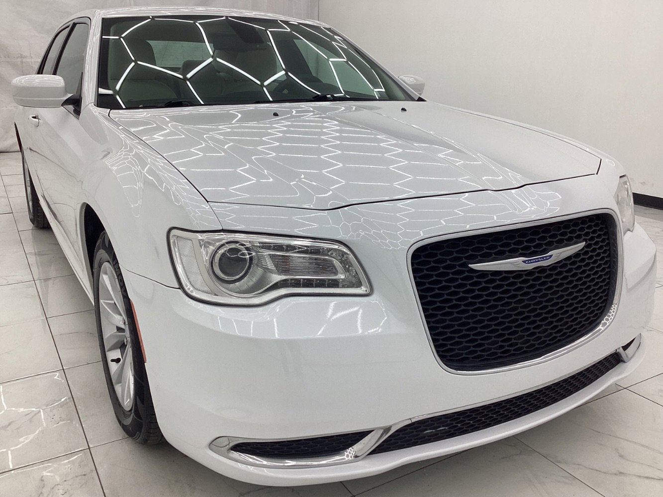 Used 2021 Chrysler 300 Touring image 3