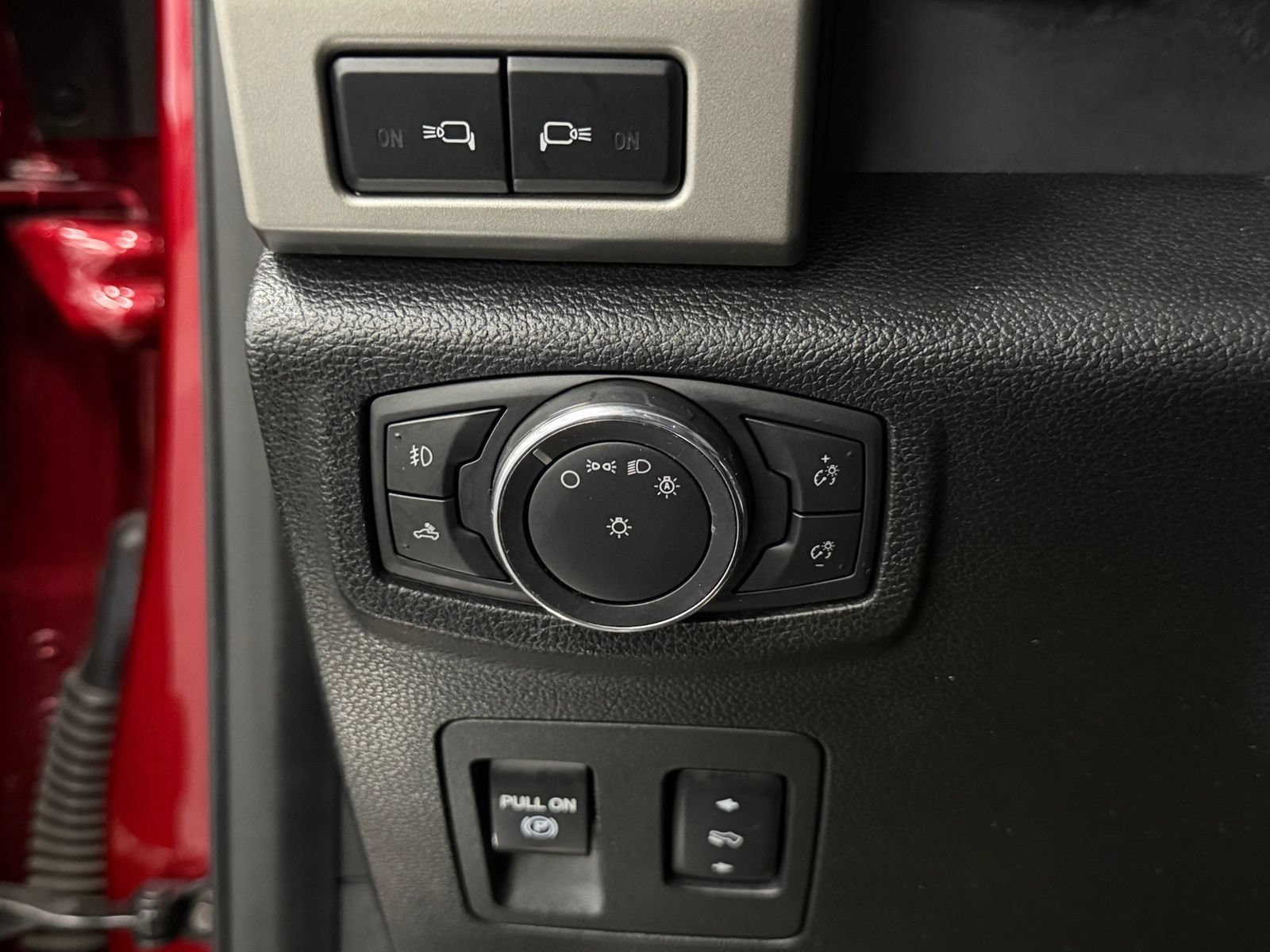 Used 2015 Ford F150 Lariat RWD image 29