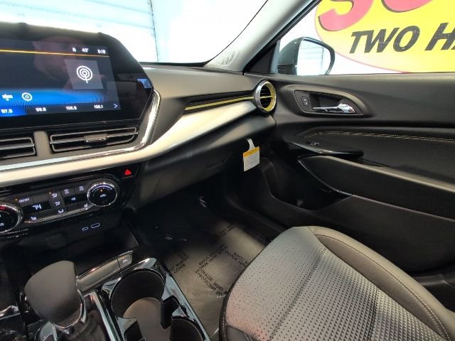 New 2026 Chevrolet Trax LT w/ LT Convenience Package FWD image 23