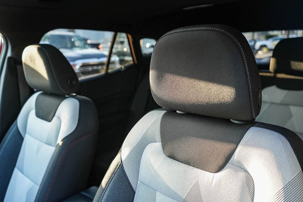 New 2026 Chevrolet Trax RS w/ Sunroof Package FWD image 24