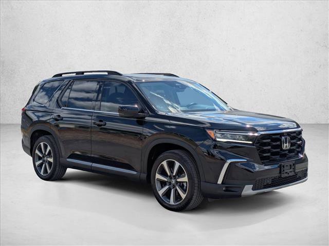 Certified 2025 Honda Pilot Elite image 3