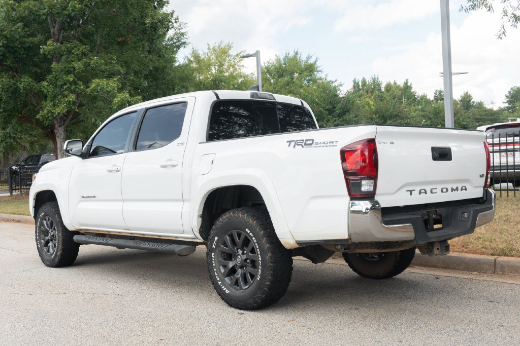 Used 2021 Toyota Tacoma SR5 RWD image 14