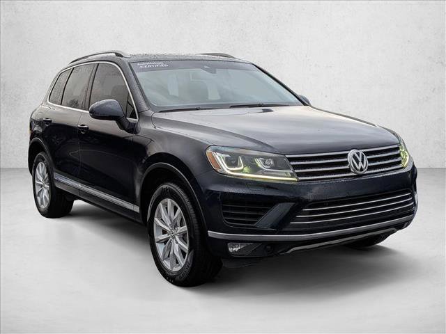 Used 2017 Volkswagen Touareg Sport image 3