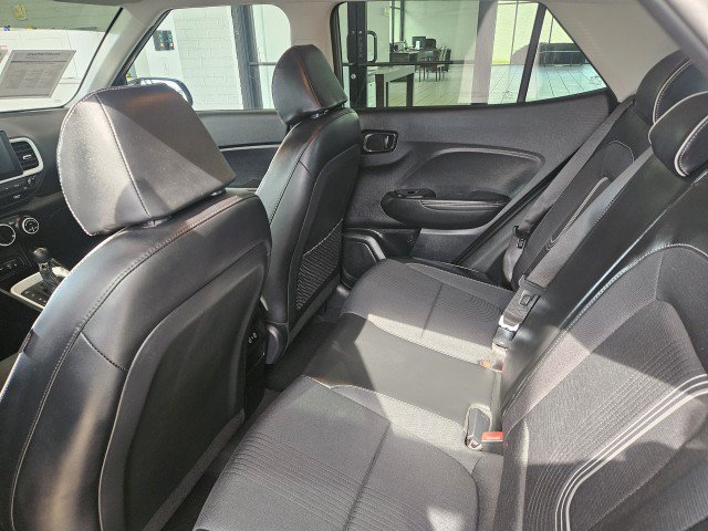 Used 2026 Hyundai Venue SEL FWD image 9