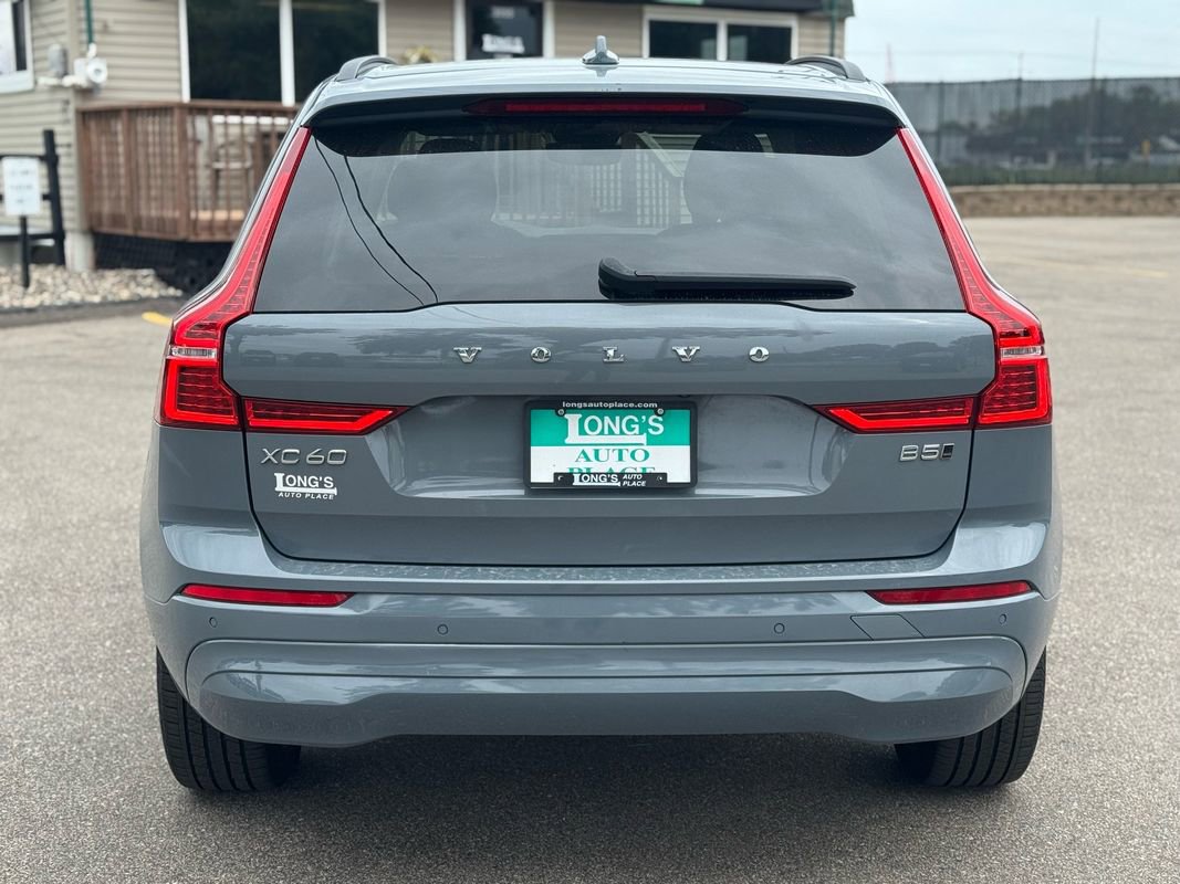 Used 2022 Volvo XC60 B5 Momentum image 7