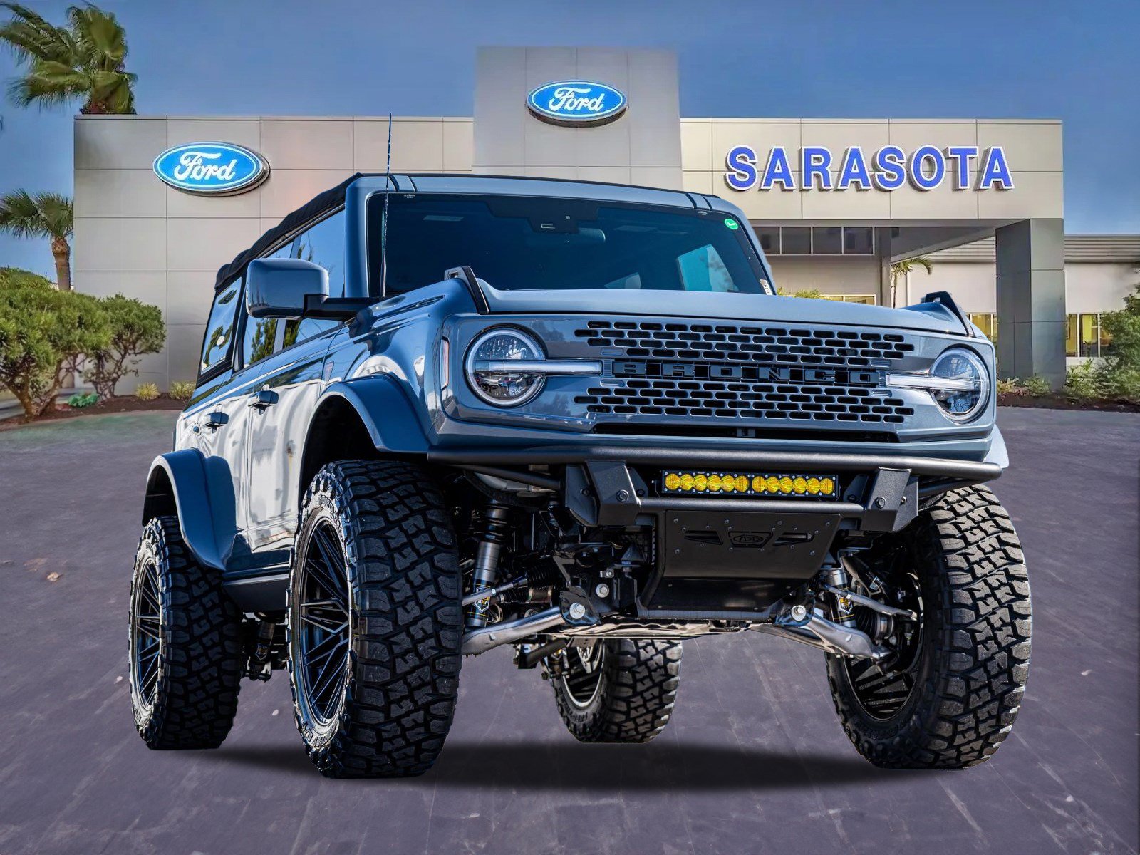 Used 2025 Ford Bronco Badlands AWD/4WD image 1