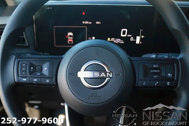 Used 2025 Nissan Kicks SV w/ Charging Package image 16