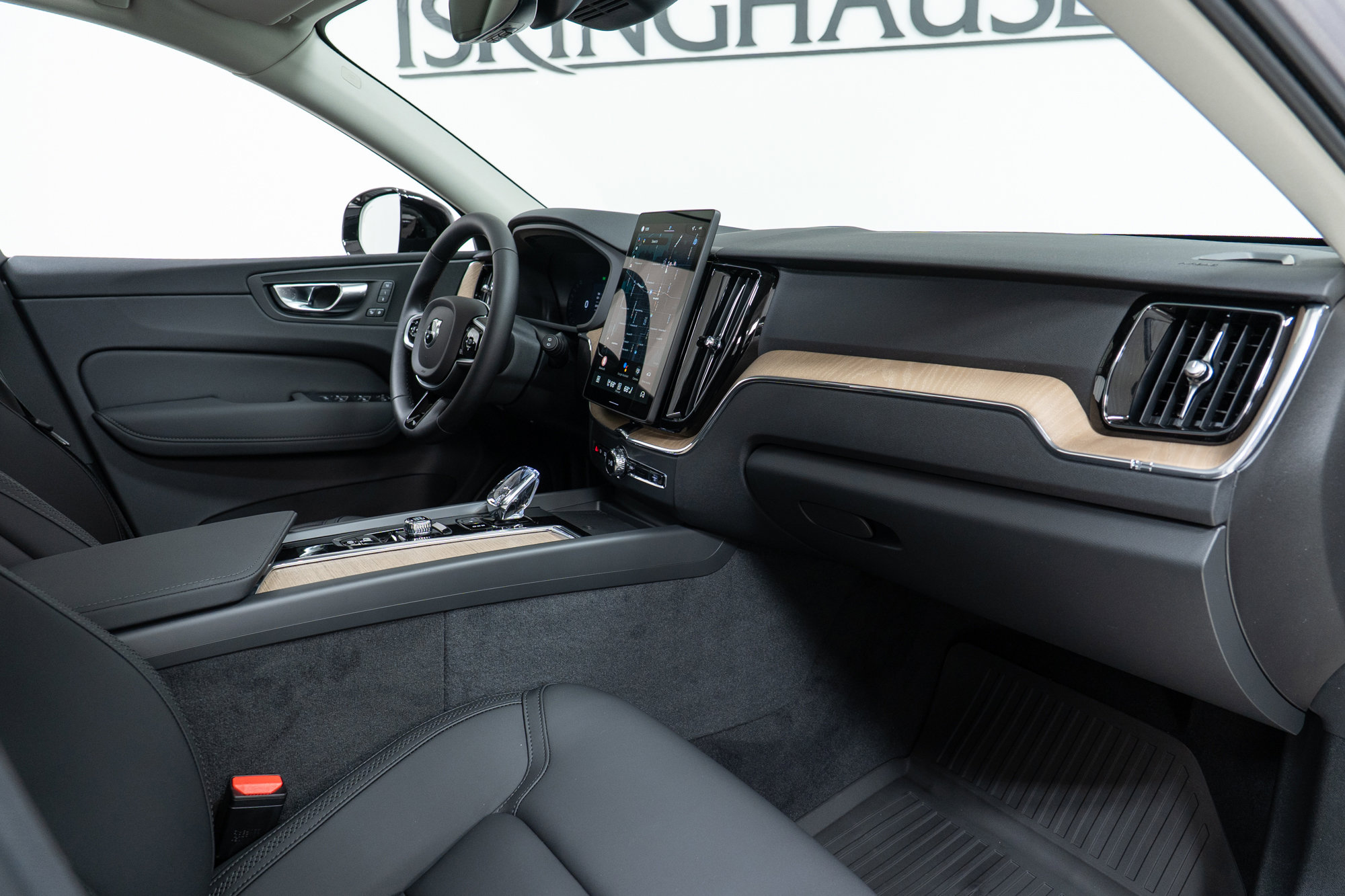 New 2026 Volvo XC60 B5 Plus w/ Protection Package Premier image 21