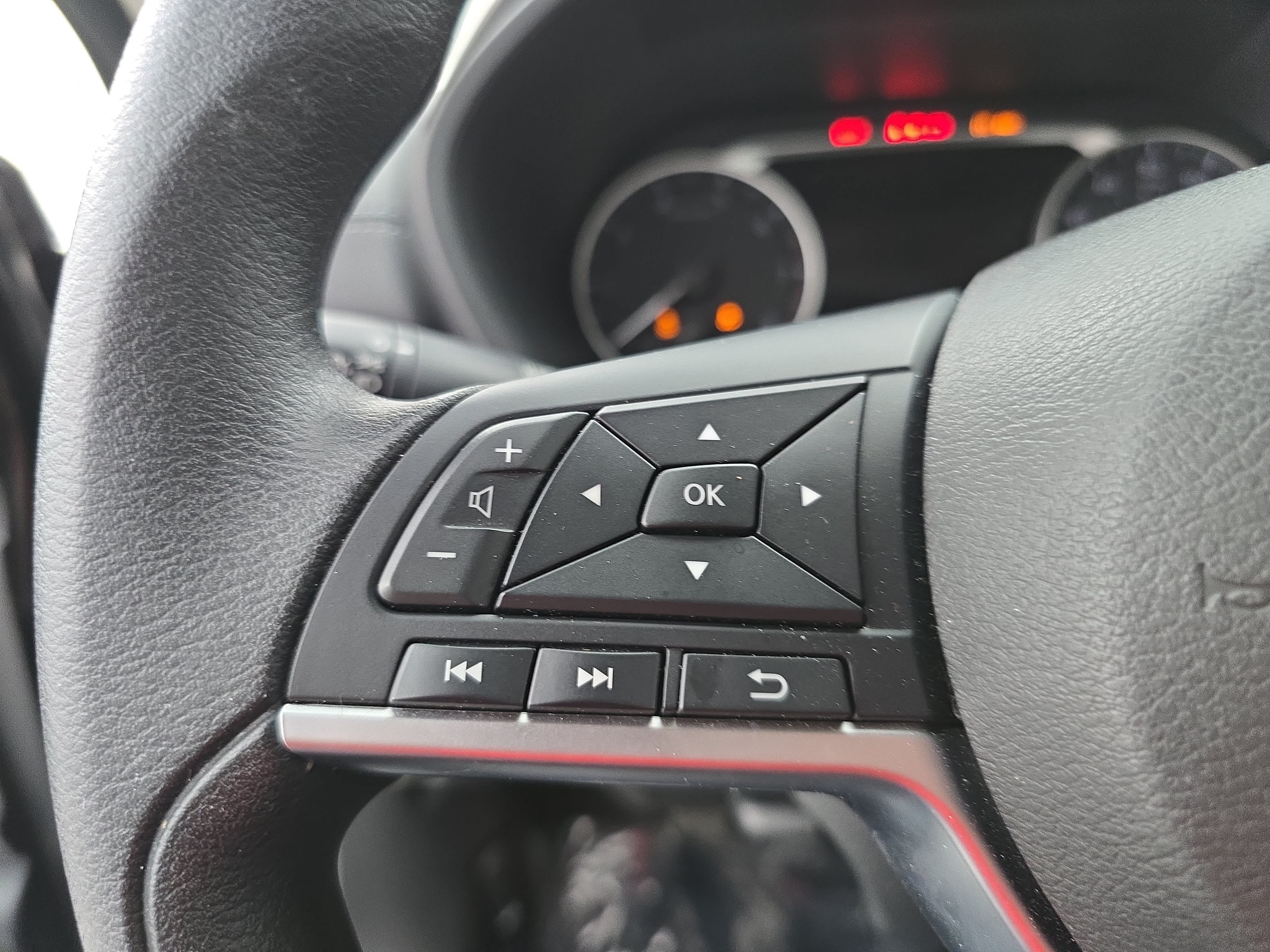Certified 2025 Nissan Sentra SV FWD image 16