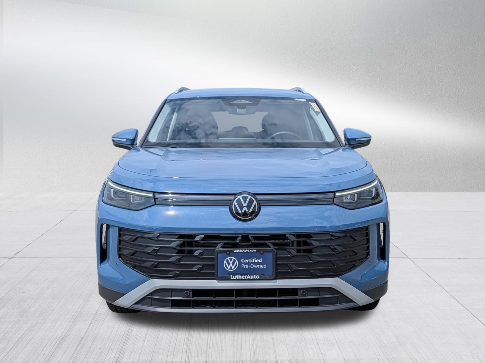 Certified 2026 Volkswagen Tiguan SE AWD/4WD image 2