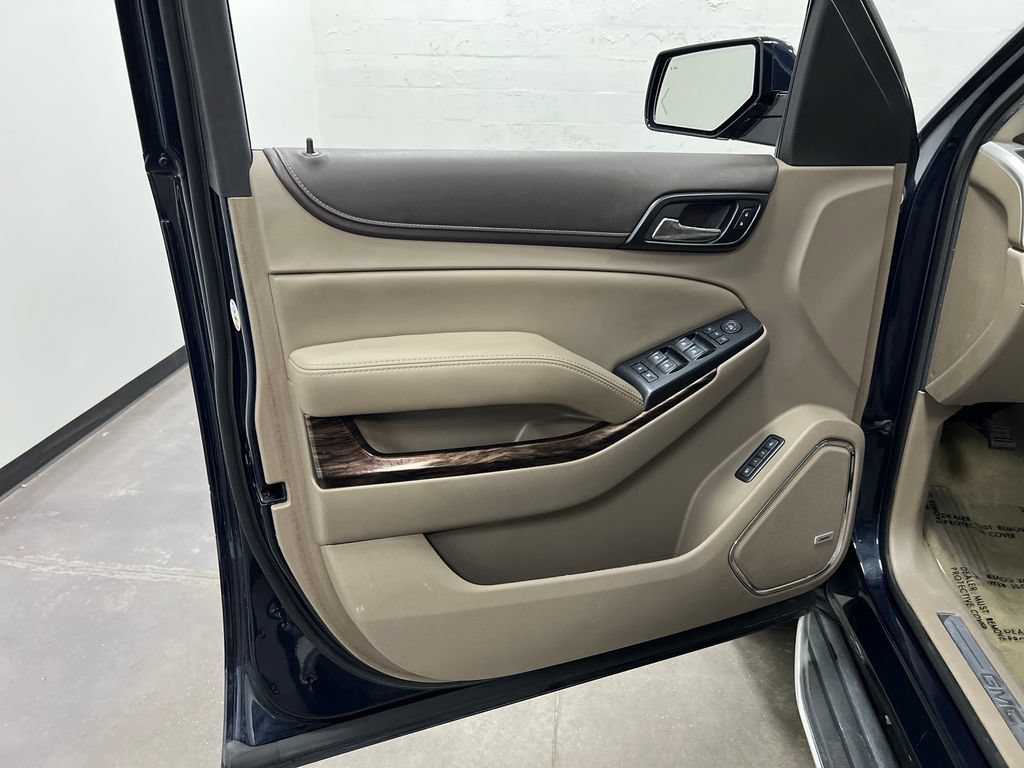 Used 2017 GMC Yukon SLT w/ HD Trailering Package RWD image 12