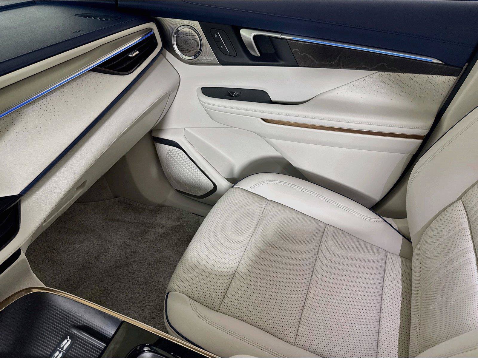 Certified 2026 Buick Enclave Avenir w/ Super Cruise Package FWD image 23