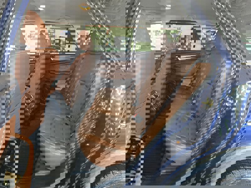 Used 2018 Subaru Outback 3.6R Touring image 11