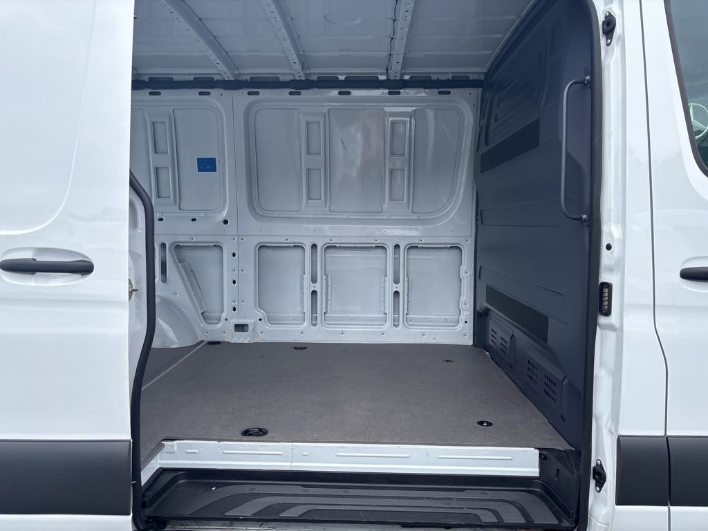 Used 2023 Mercedes-Benz Sprinter 144 Cargo image 19