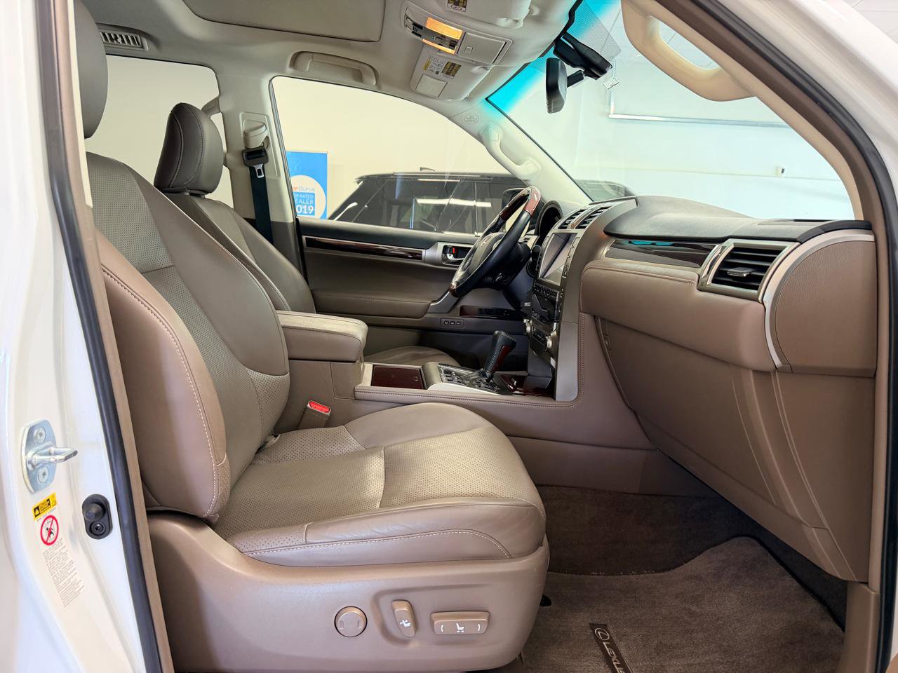 Used 2015 Lexus GX 460 Luxury AWD/4WD image 29