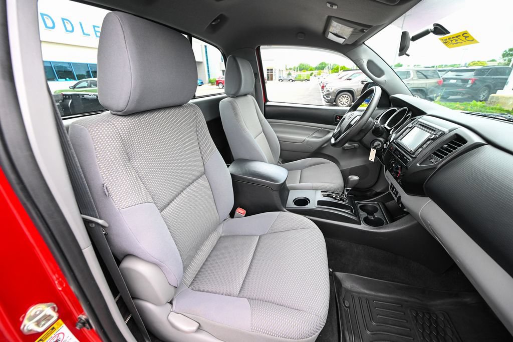 Used 2014 Toyota Tacoma 4x4 Regular Cab image 22