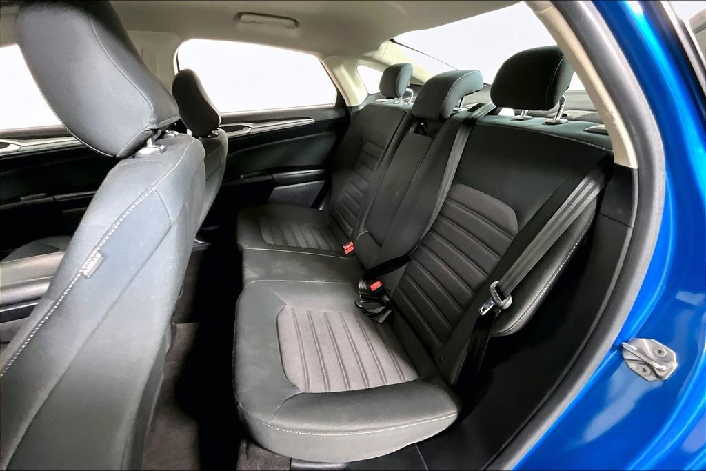 Used 2020 Ford Fusion SE image 26