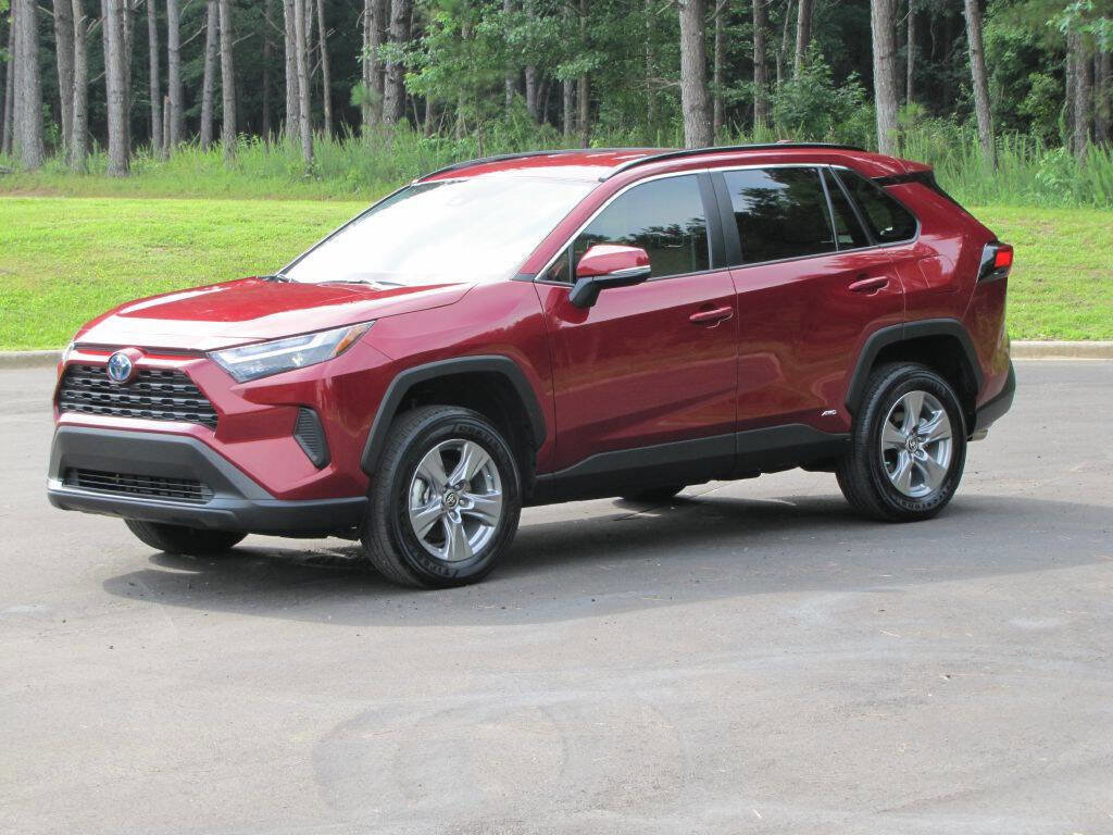 Used 2024 Toyota RAV4 LE image 8