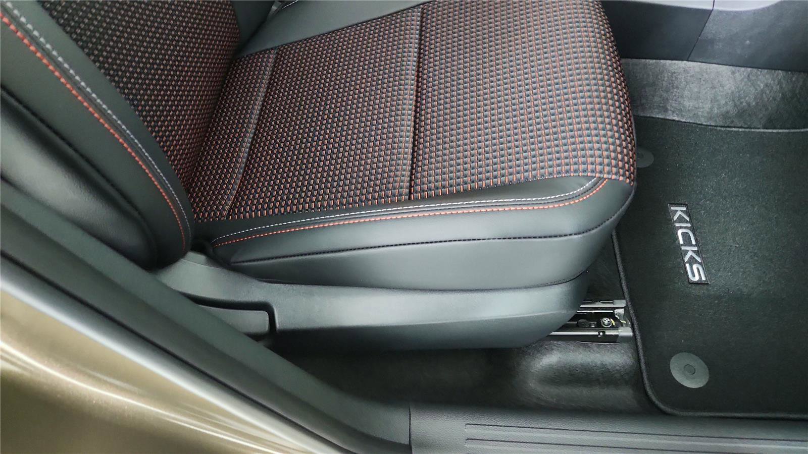 New 2026 Nissan Kicks SR w/ Illumination Package image 26