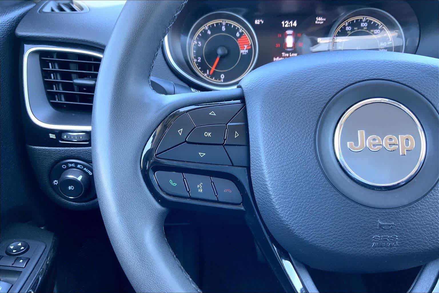 Used 2023 Jeep Cherokee Altitude Lux AWD/4WD image 23