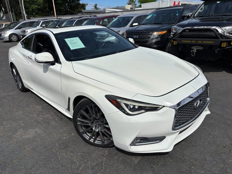 Used 2017 INFINITI Q60 Red Sport 400 RWD image 2