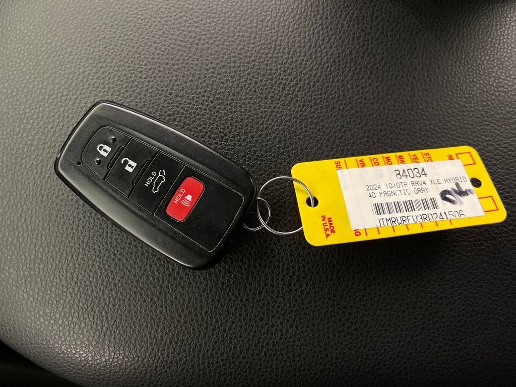 Used 2024 Toyota RAV4 XLE w/ Convenience Package AWD/4WD image 24