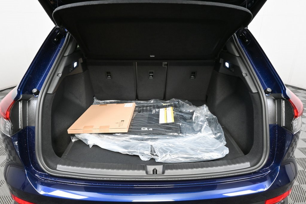 New 2025 Audi Q4 e-tron Prestige image 28