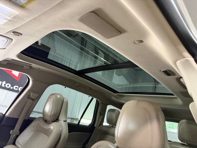 Used 2020 Lincoln Aviator Reserve w/ Equipment Group 202A AWD/4WD image 16