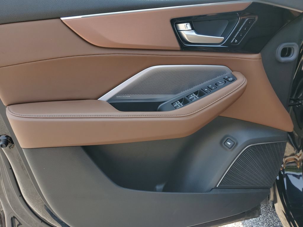 Certified 2026 Acura MDX w/ Technology Package FWD image 19