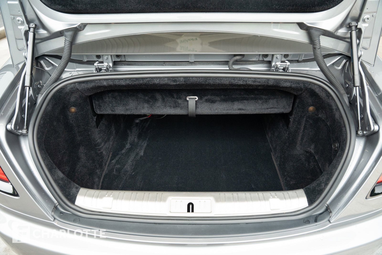 Used 2019 Rolls-Royce Dawn image 37