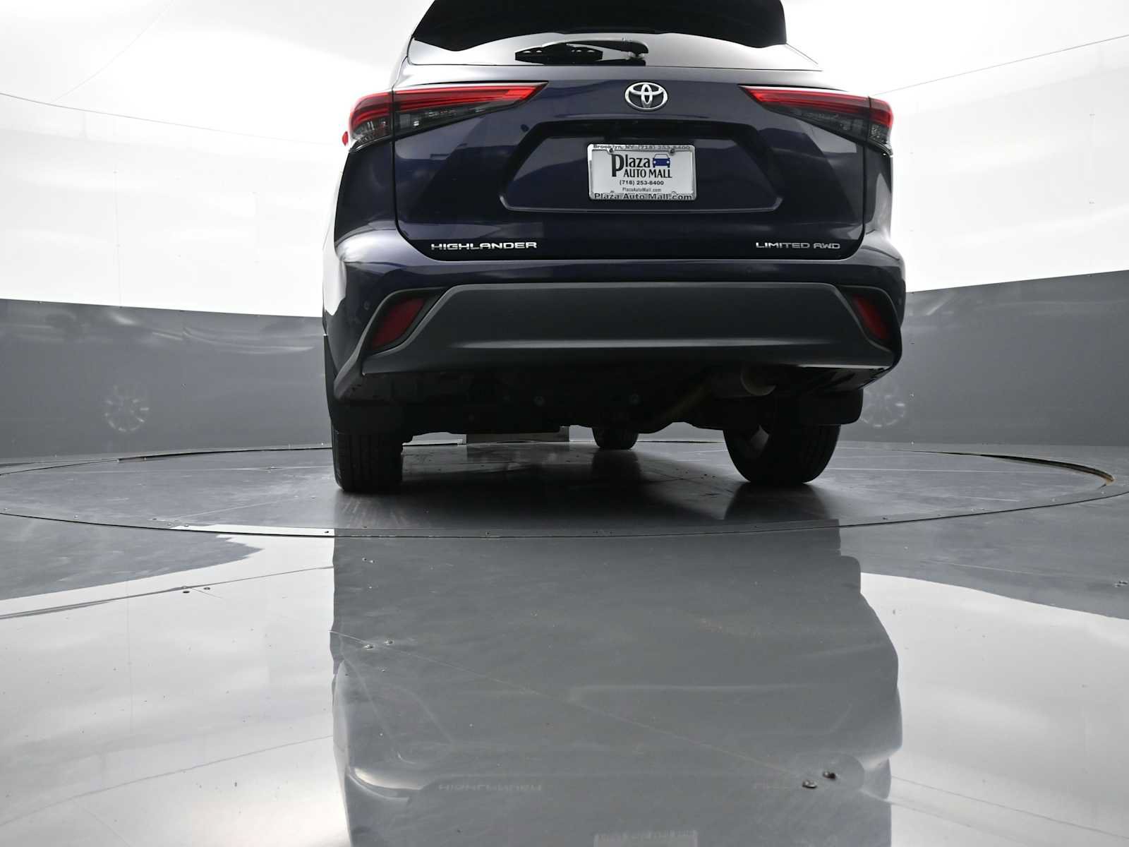 Used 2022 Toyota Highlander Limited AWD/4WD image 32