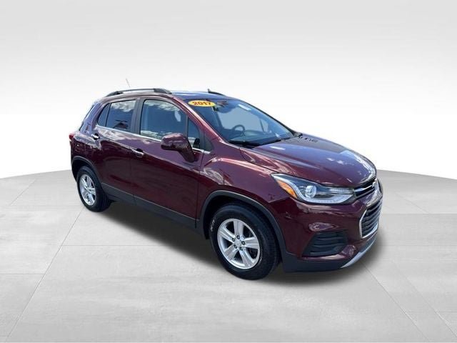 Used 2017 Chevrolet Trax LT w/ LT Convenience Package FWD image 3