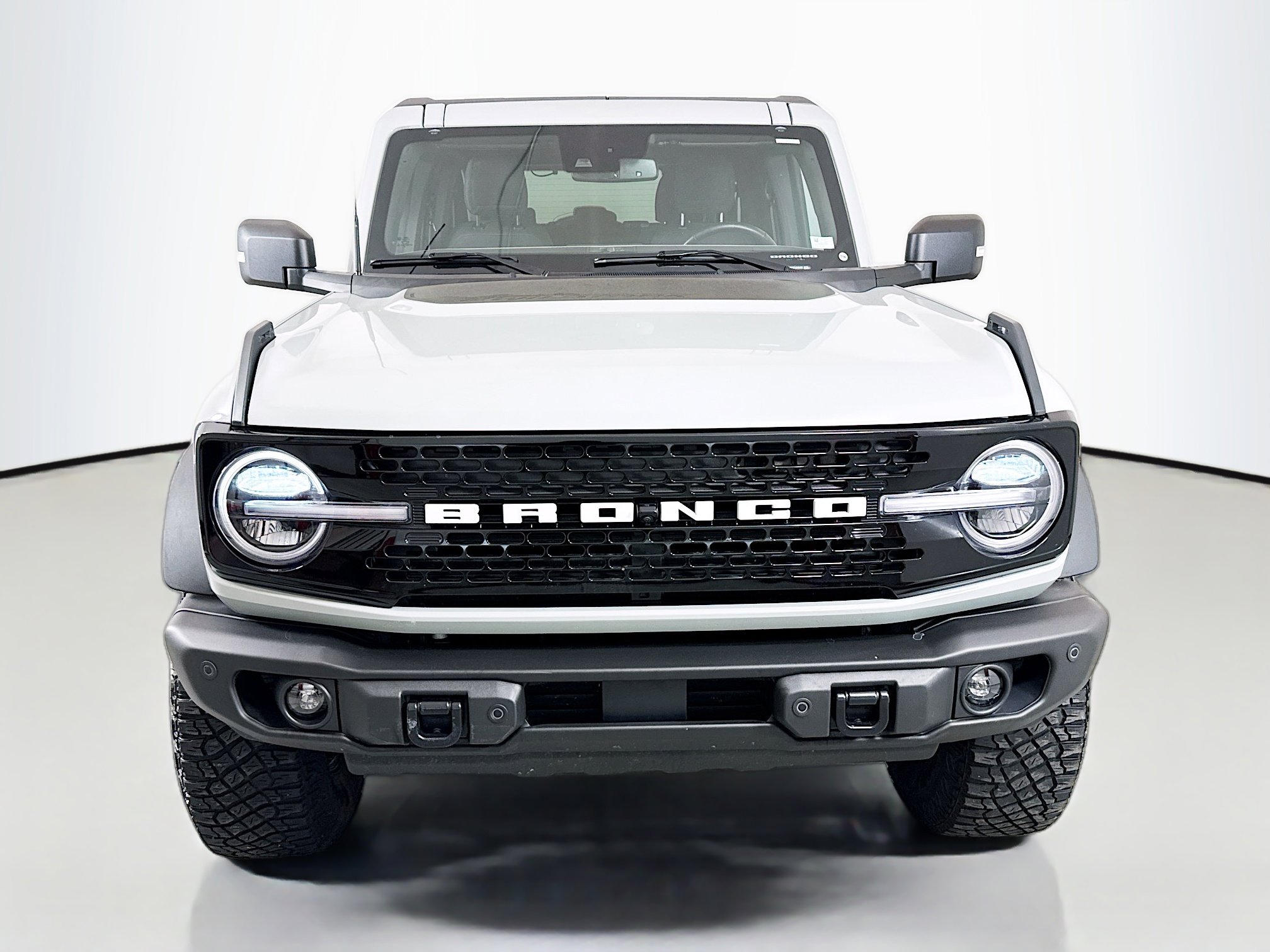 Used 2023 Ford Bronco Wildtrak image 2