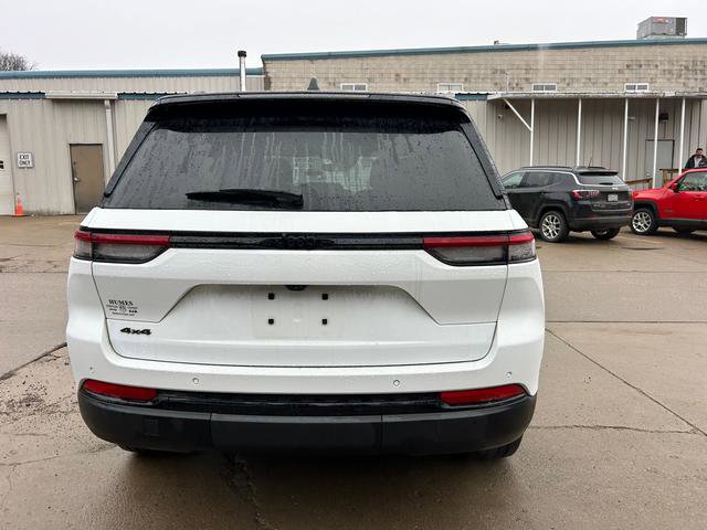 New 2025 Jeep Grand Cherokee Limited image 4