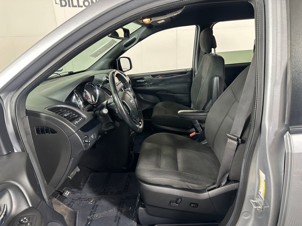 Used 2020 Dodge Grand Caravan SE image 16