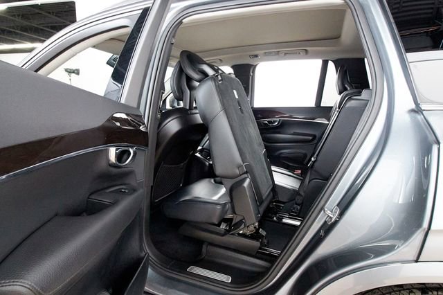 Used 2016 Volvo XC90 T6 Momentum w/ Momentum Plus Package image 20