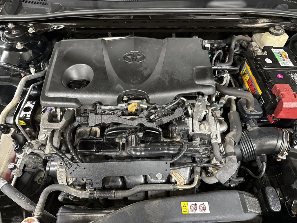 Used 2018 Toyota Camry XLE FWD image 24