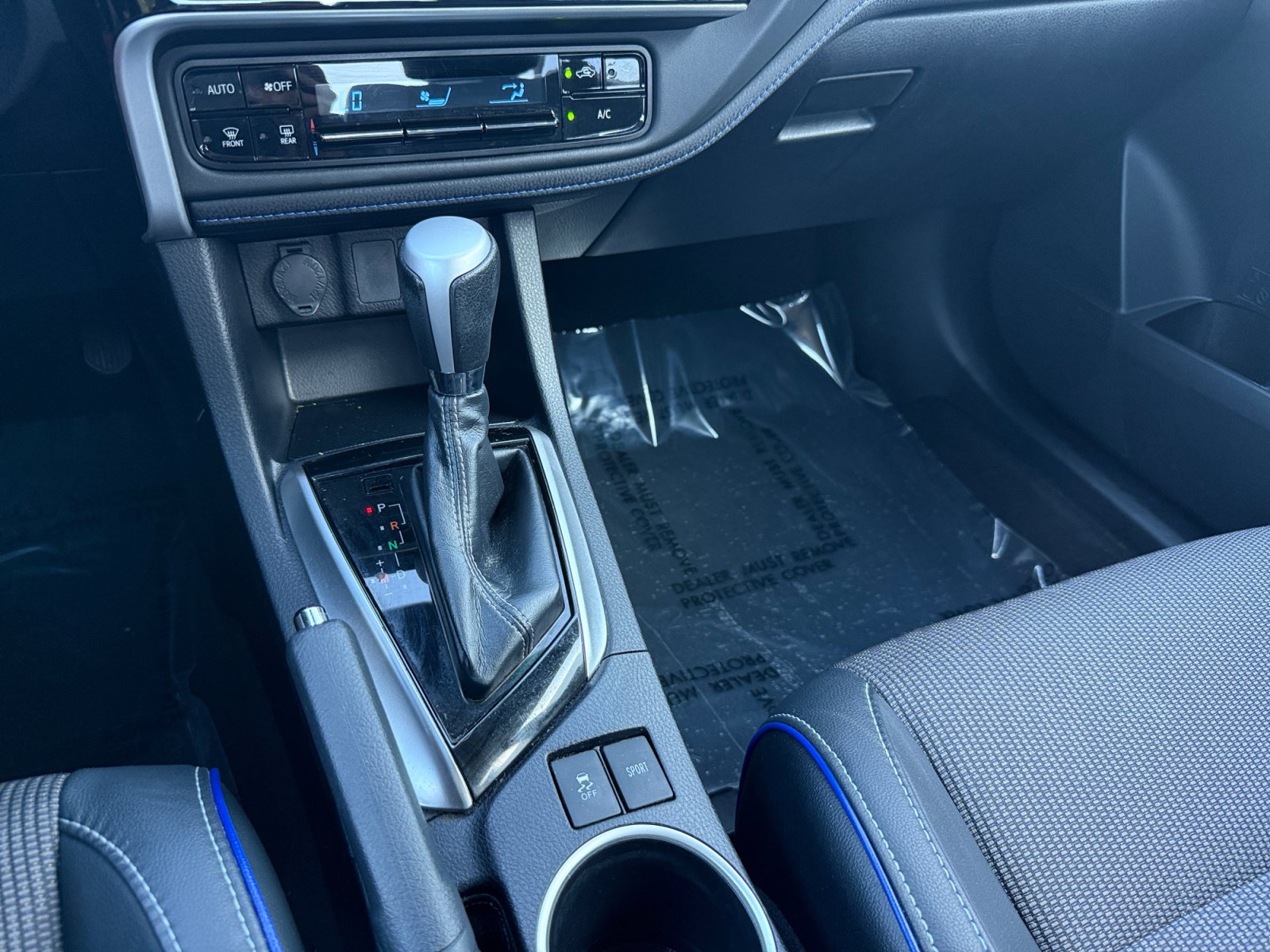 Used 2018 Toyota Corolla SE w/ Carpet Mat Package (TMS) FWD image 13