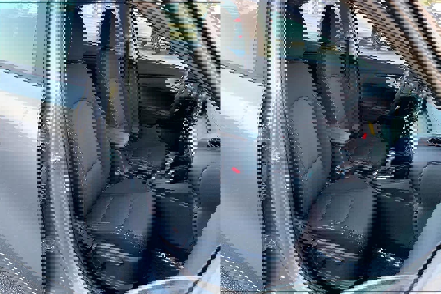 Used 2024 Kia Forte LXS image 9