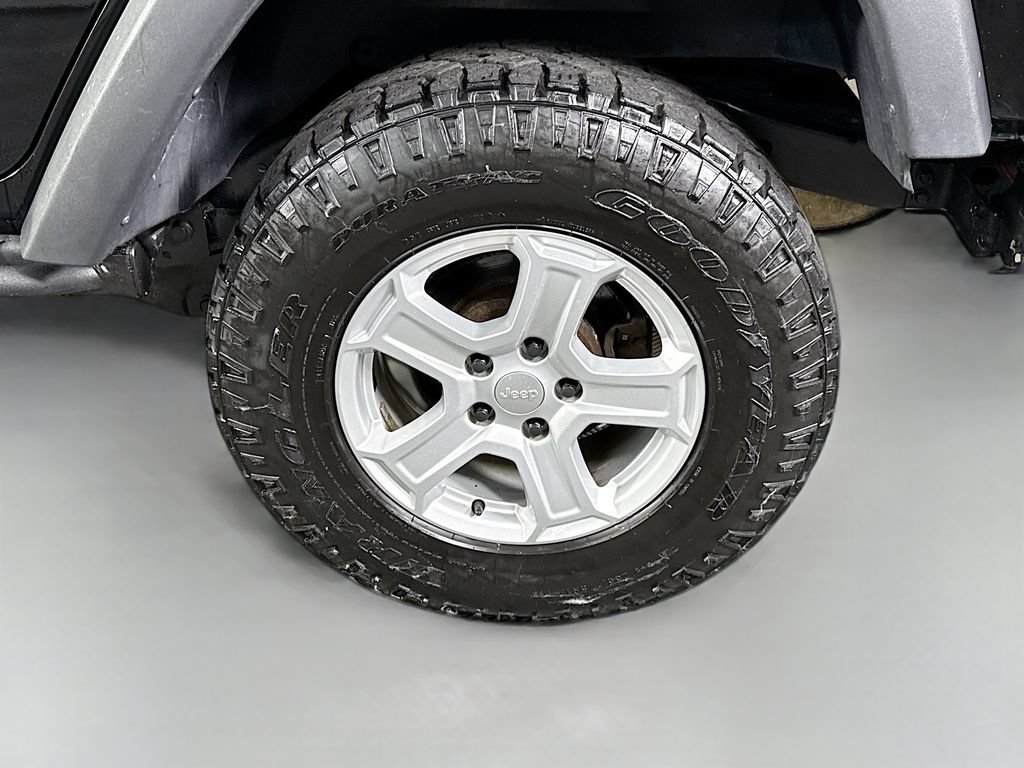 Used 2017 Jeep Wrangler Unlimited Rubicon AWD/4WD image 26